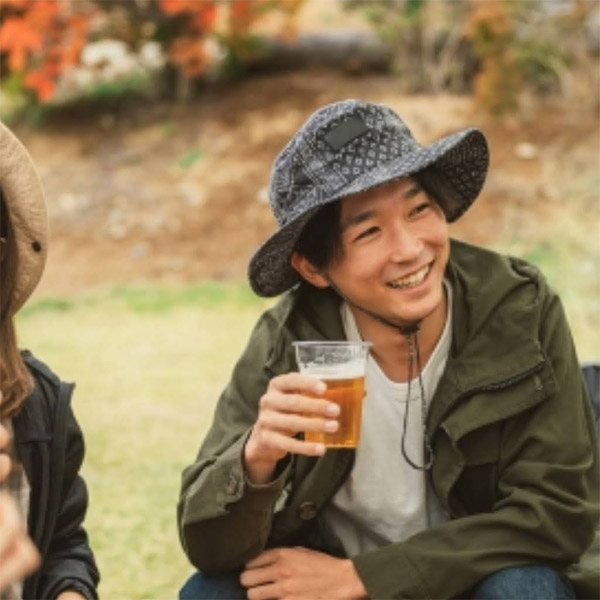 女性が少しでも写っているのはNG